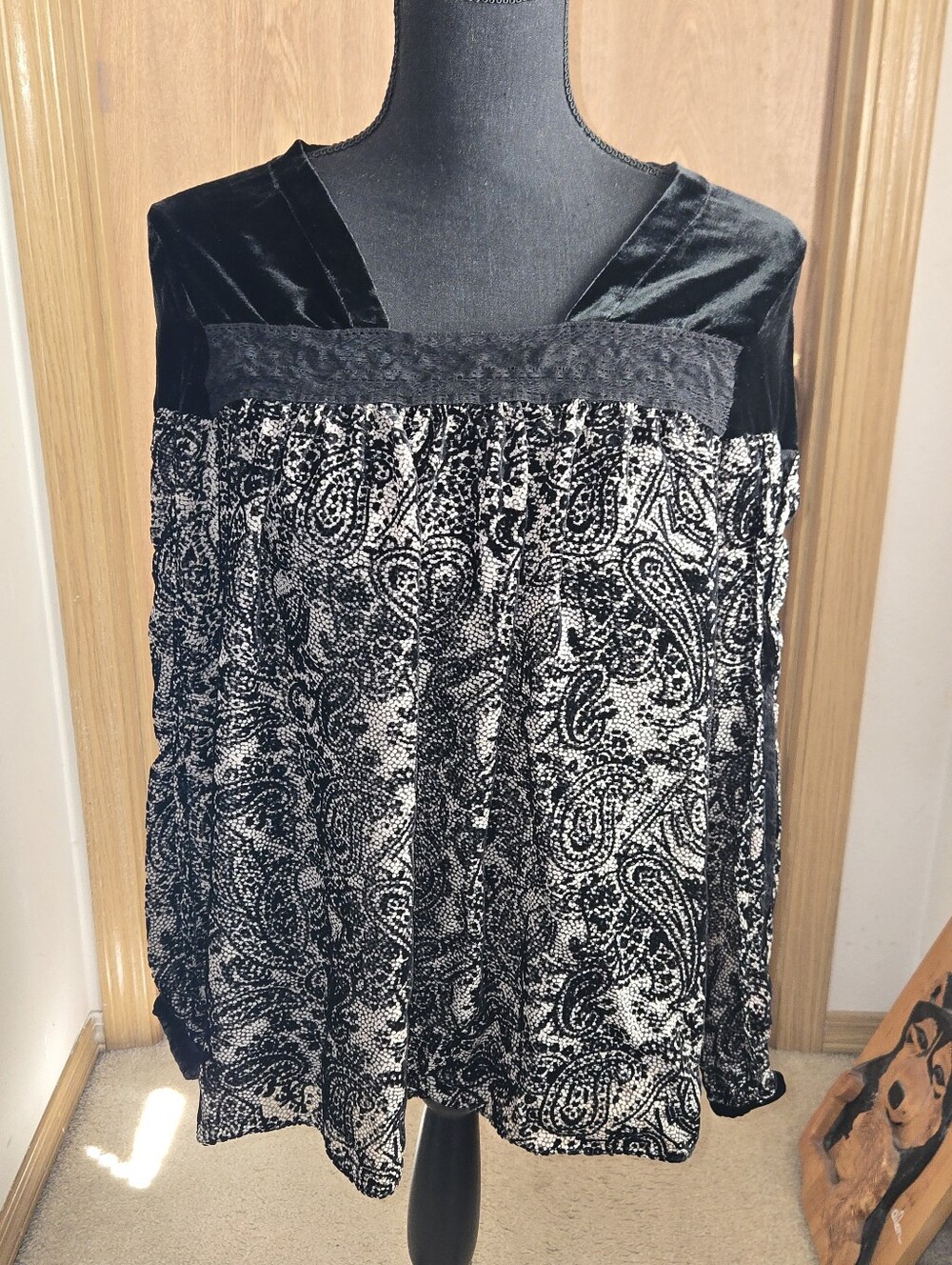 Sundance Silk Blend Black and Grey Velvet Paisley Burnout Blouse - Picture 11 of 11